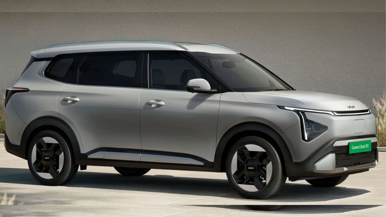 Kia India July 2025 Sales Rise 8% – Carens Clavis EV Drives Momentum Forward